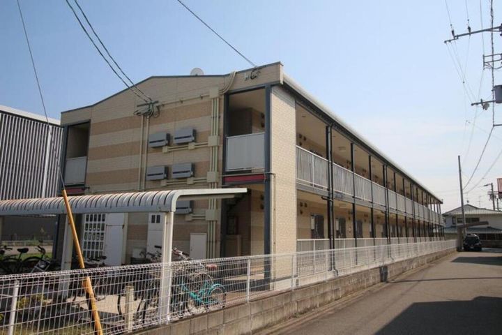 レオパレスソレーユ111の外観