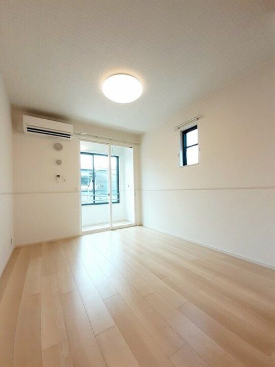 サンリット.FJ 1101の居間