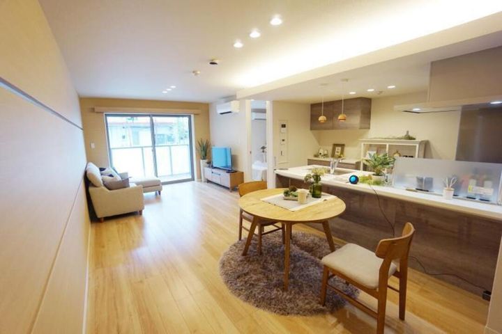 Kanon岩崎105の居間