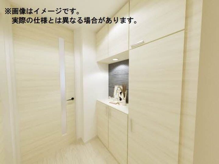 ルポ マノワール301の玄関
