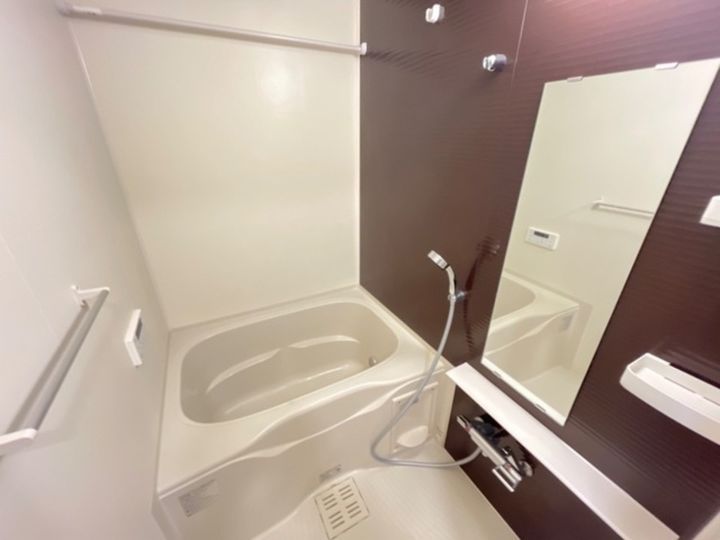 パルティール朝日ヶ丘105の風呂