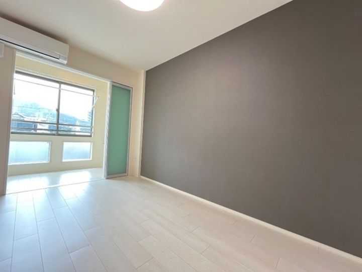 パルティール朝日ヶ丘201の居間