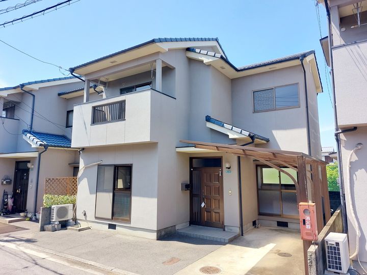 愛媛県松山市余戸西5丁目2−27(一戸建)の賃貸物件0002の外観