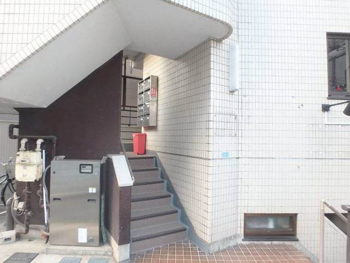 7573−クオリア上鷺宮201の玄関
