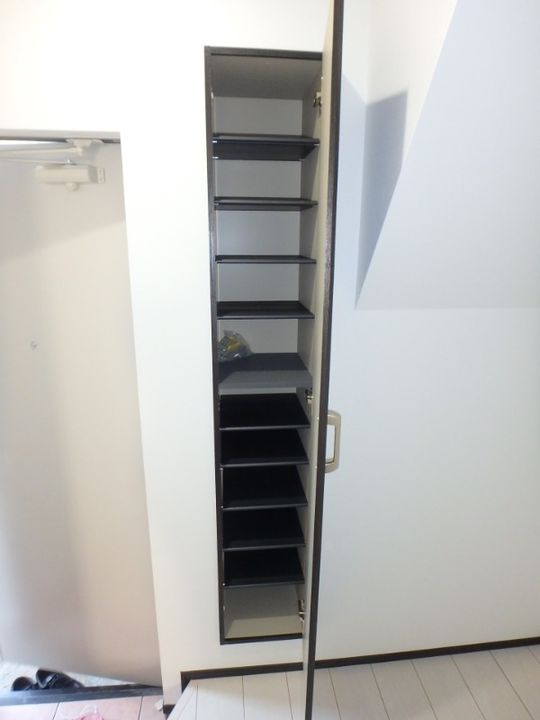 7777−Studio 385(ストゥーディオ385)103の玄関