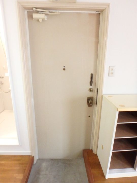 3083−T−HOUSE101の玄関