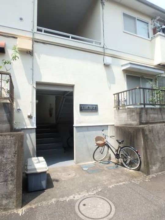 3083−T−HOUSE101の玄関