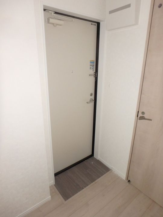 8036−プルメリア練馬201の玄関