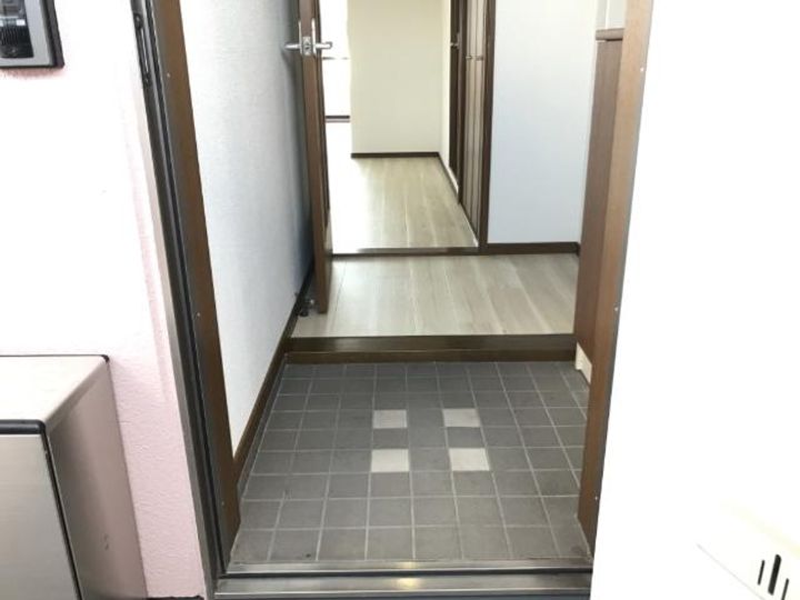 サンハイツ桜見台の玄関