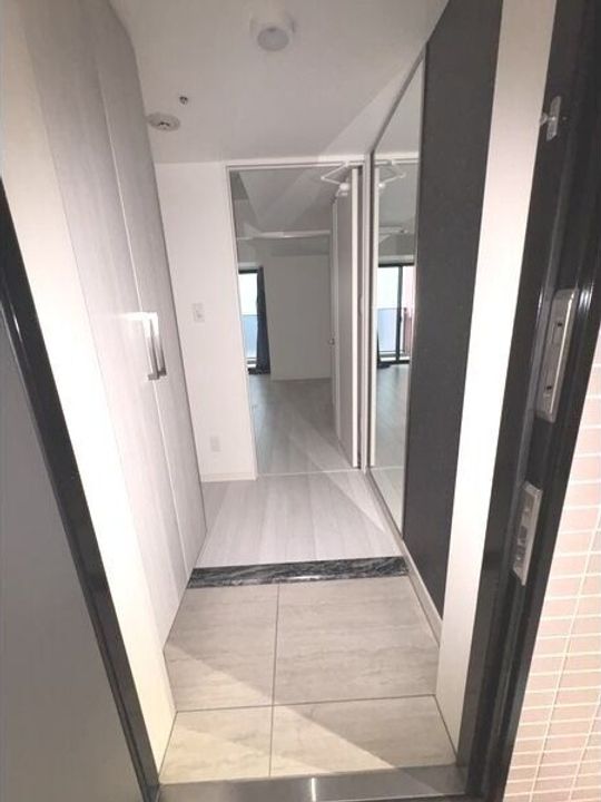 さくらHills NISHIKI Platinum Residenceの玄関