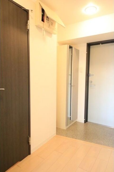 パークフラッツ金山の玄関