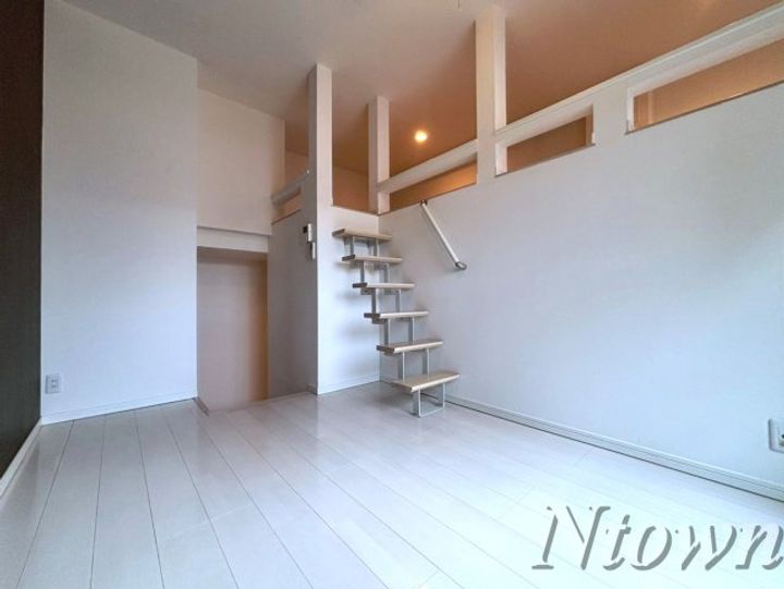 オークラレジデンス栄生の居間