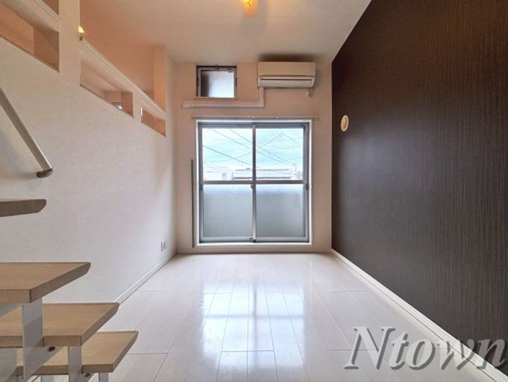 オークラレジデンス栄生の居間