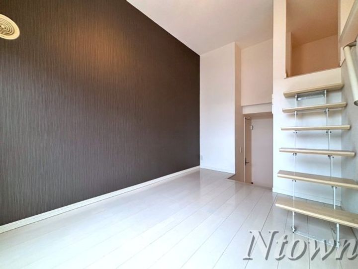 オークラレジデンス栄生の居間