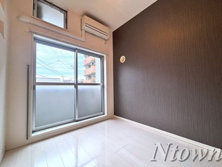 オークラレジデンス栄生の居間