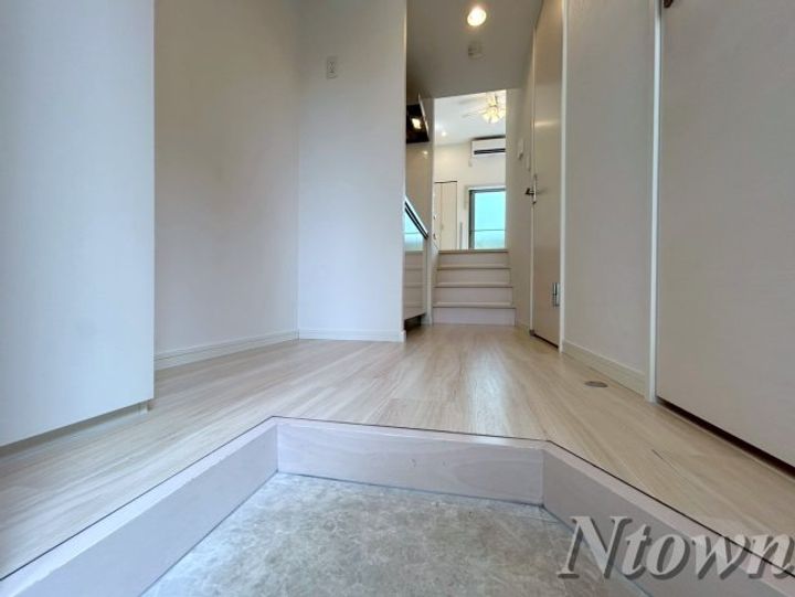 フルジュア本陣の玄関