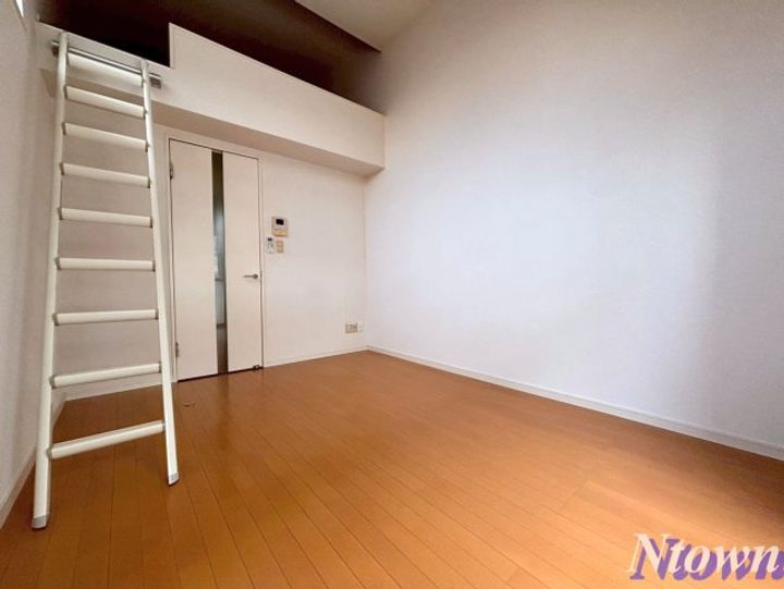 プティ オランジュの居間