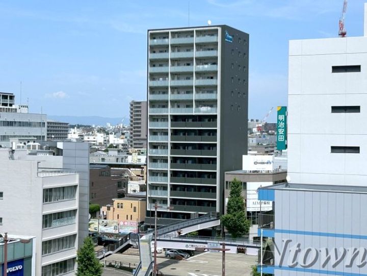 プレサンスジェネ千種内山Ⅱの外観