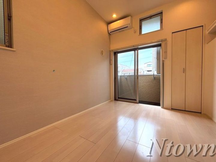 ディープリバーの居間