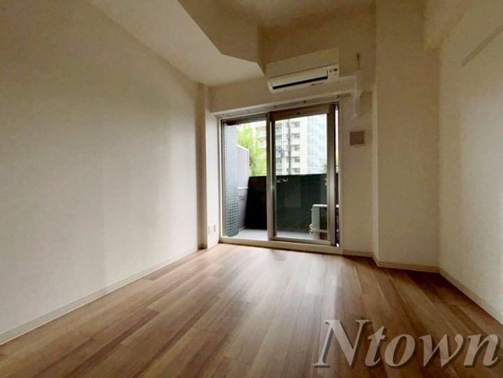 プレサンスジェネ葵の居間