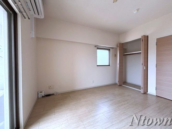 プライマル名古屋吹上の居間