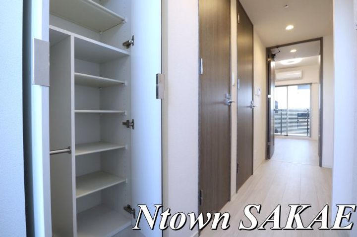 プレサンス大須観音フィエスタの玄関