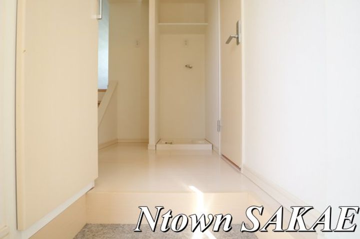 デザイナーズコーポ賑町の玄関