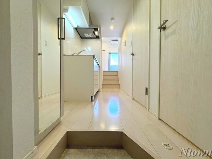 ハーモニーテラス志賀町Ⅵの玄関