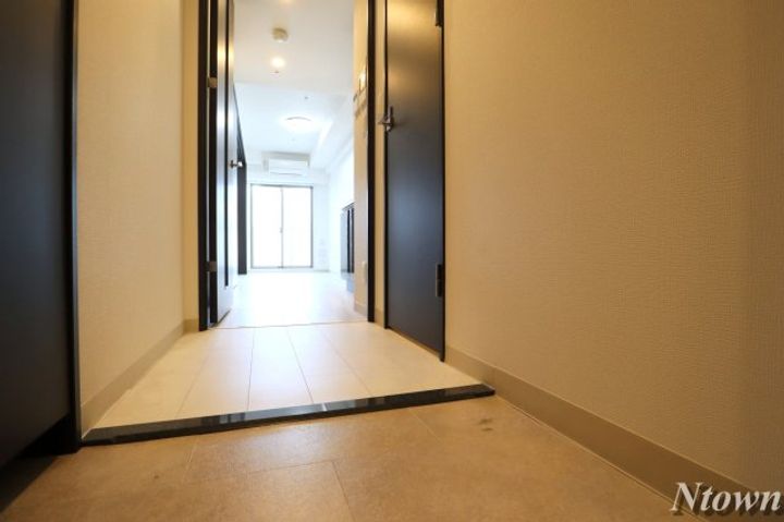 エステムコート名古屋葵の玄関