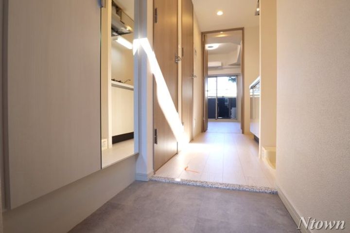 プレサンス東別院セレニスの玄関