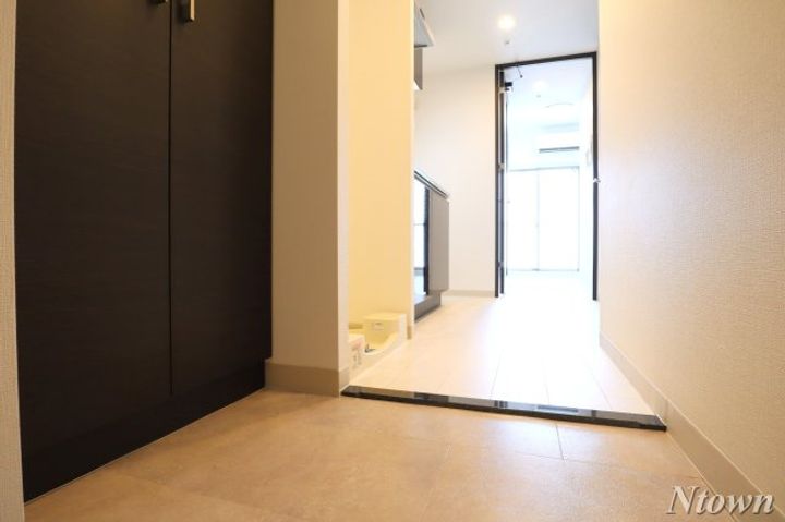 エステムコート名古屋葵の玄関