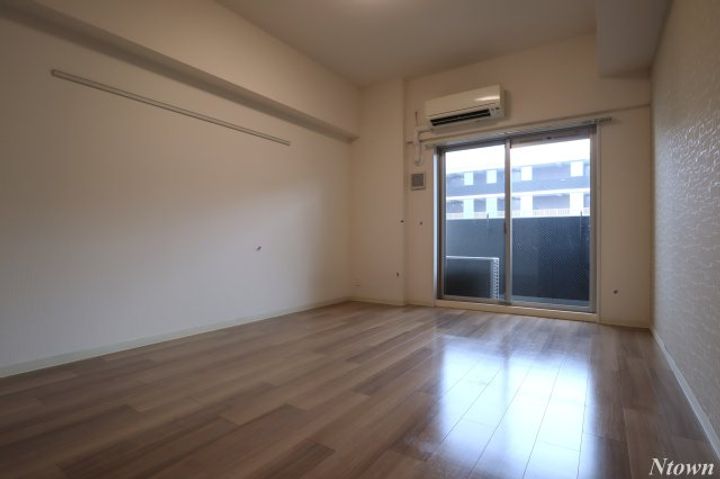 プレサンス上前津プレスの居間