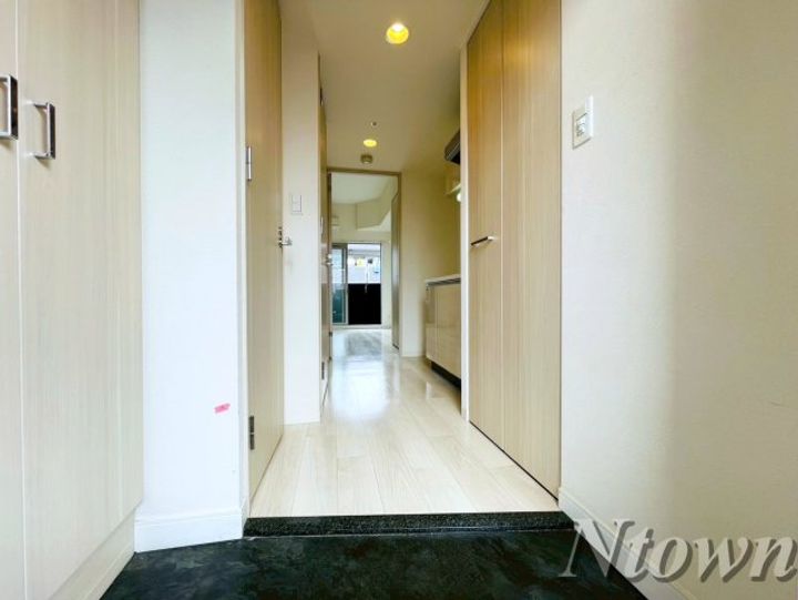 プレサンス大須プライマル1002の玄関