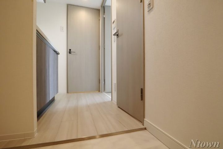 メイクス矢場町Ⅱの玄関