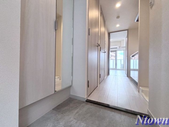 プレサンス千種駅前レガートの玄関