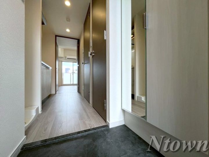 プレサンス千種駅前レガートの玄関