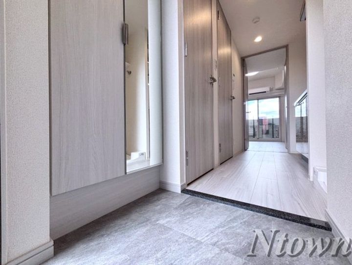 プレサンス千種駅前レガートの玄関