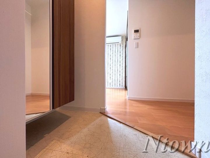 Arie則武203の玄関