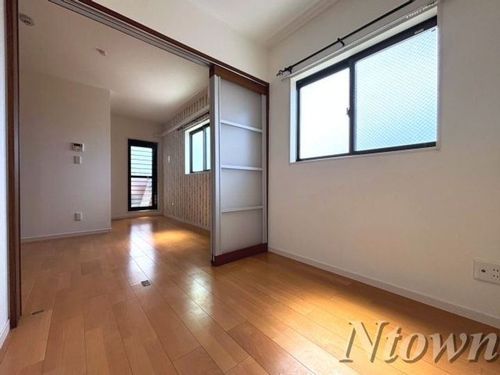 Arie則武203の内装