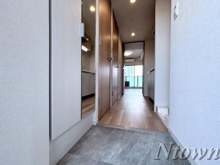 プレサンス名古屋ルクソリアの玄関