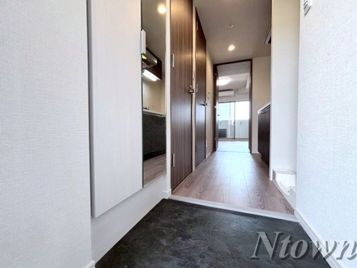 プレサンス名古屋ルクソリアの玄関