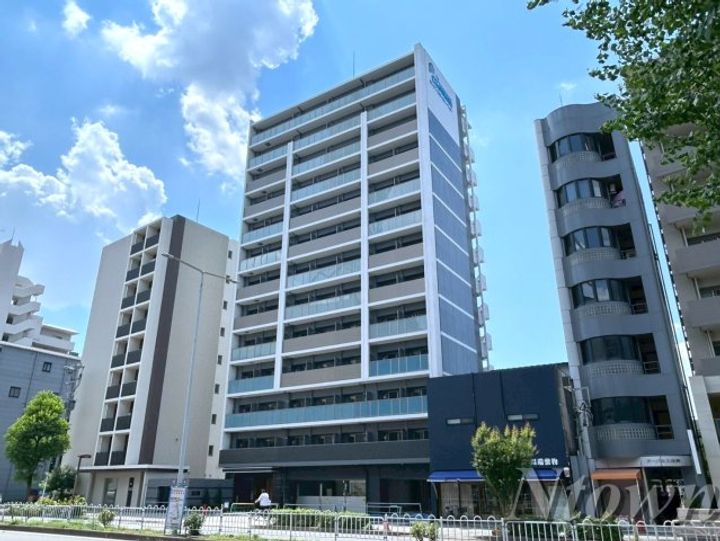 プレサンス名古屋ルクソリアの外観