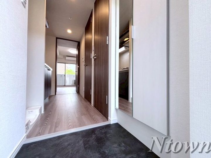 プレサンス名古屋ルクソリアの玄関