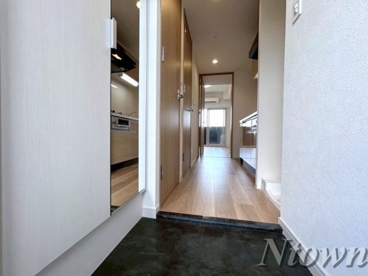 プレサンス太閤通駅前デュプルの玄関