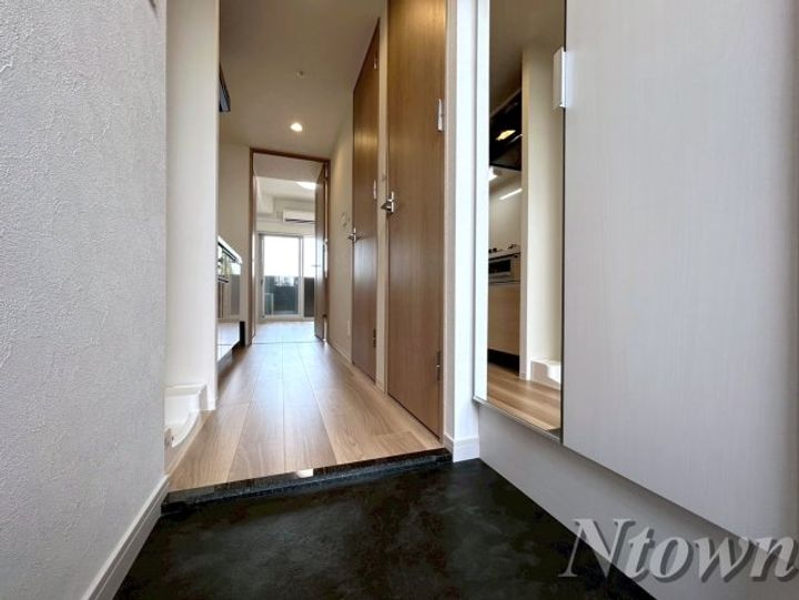 プレサンス太閤通駅前デュプルの玄関