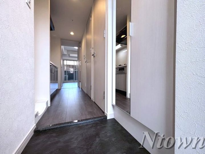 プレサンス太閤通駅前デュプルの玄関