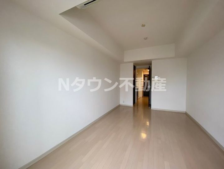 エステムプラザ名古屋・栄プレミアム306の居間