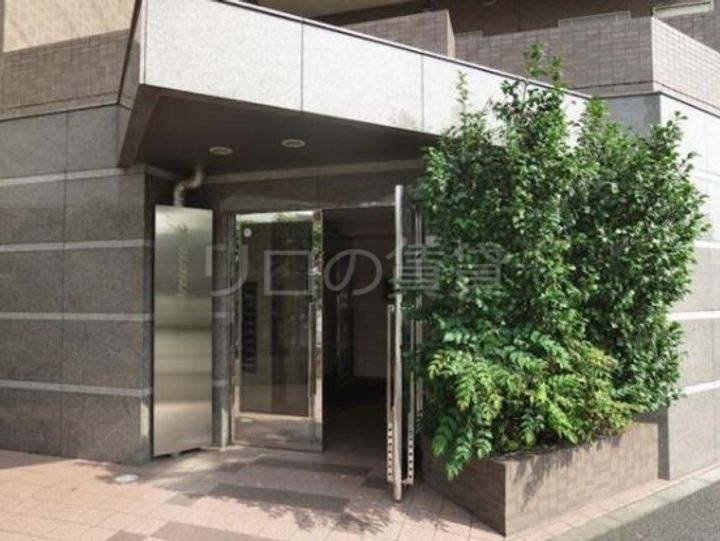 プレサーブ・Kの玄関