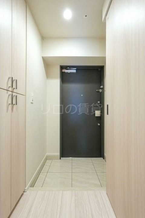 コンフォリア・リヴ西蒲田の玄関