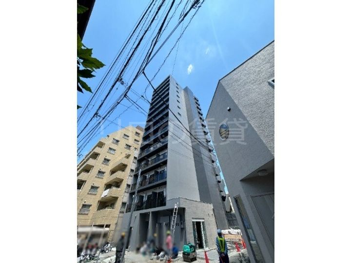 コンフォリア・リヴ西蒲田の玄関